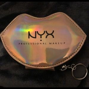 NYX travel size mascara & makeup case